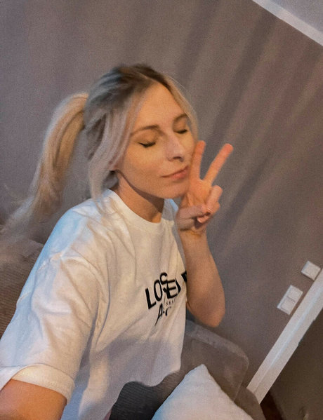 Milschbaum model sex photo