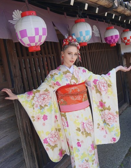 Milschbaum nudes pornstar pictures