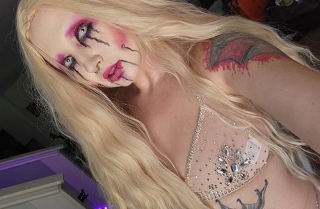 Abadon pornstar adult image