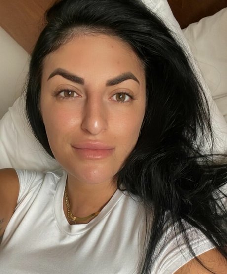 Sonya Deville model xxx img