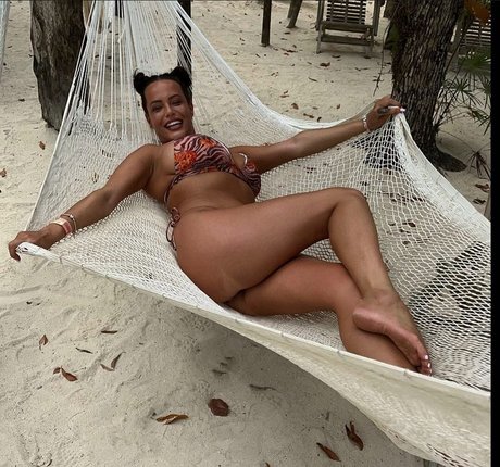 Elle Faye model nudes img