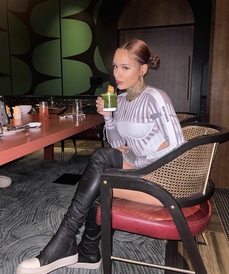 extreme onlyfans erotic pic