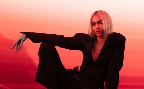 Grimes pornstar hot galleries