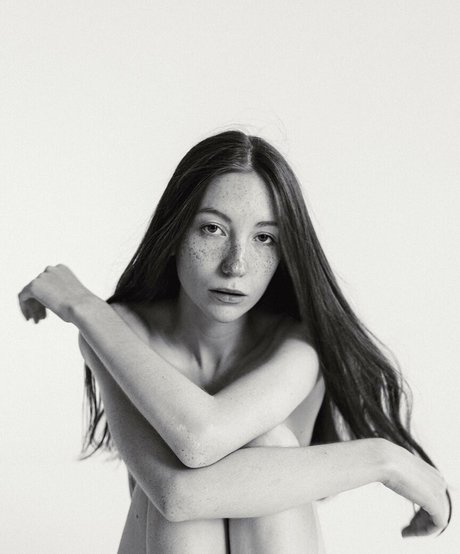 Ulyana Lupin model beautiful pic