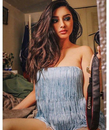 Alishba Sheikh nude star pics