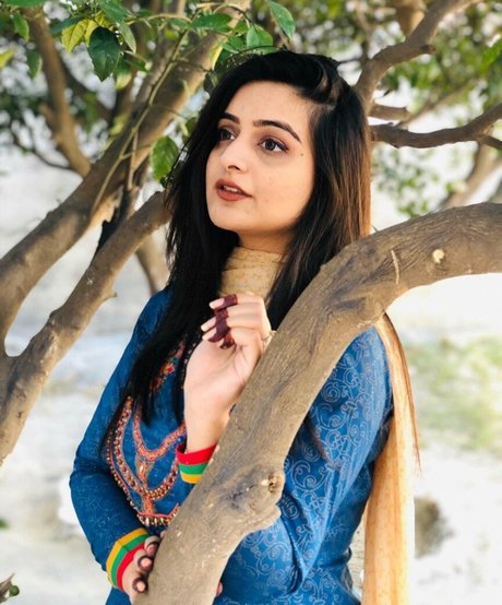 Alishba Sheikh beautiful pornstar photos