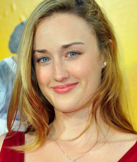 Ashley Johnson star hot pictures