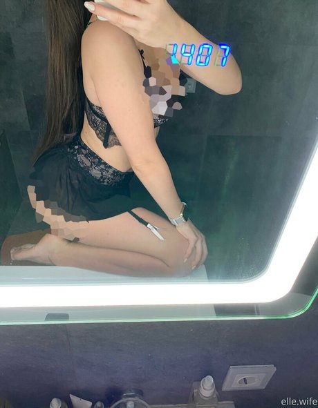 letsplaywife model exclusive images