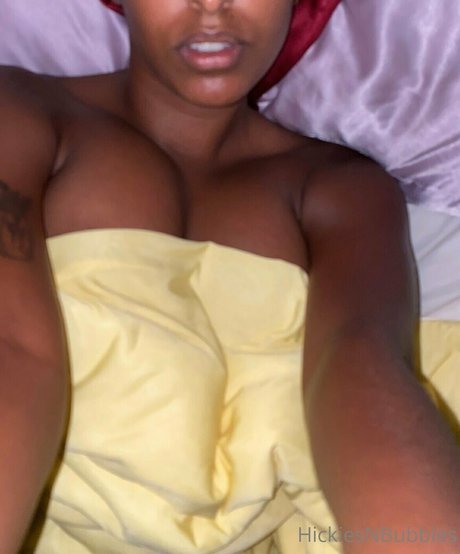 hickiesnbubbles hot model img