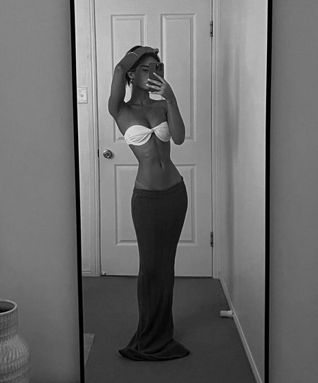 Holly Mueller actress image