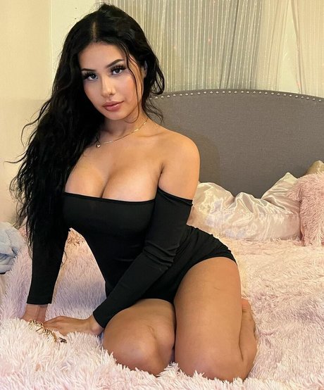 xostarluv adult actress picture