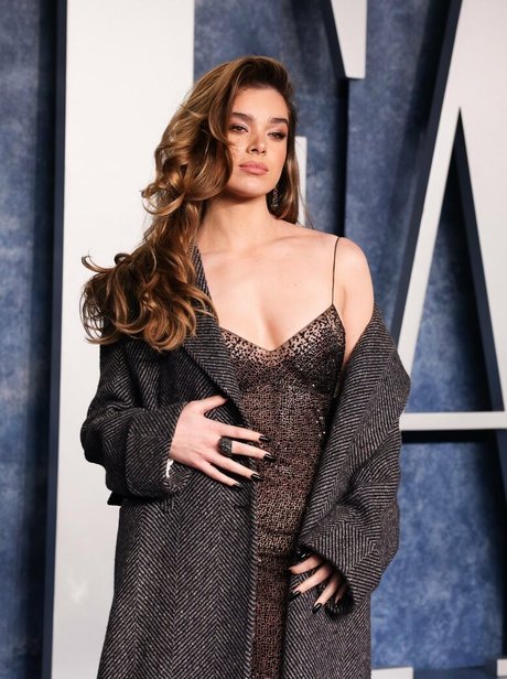 Hailee Steinfeld nudes pornstar gallery