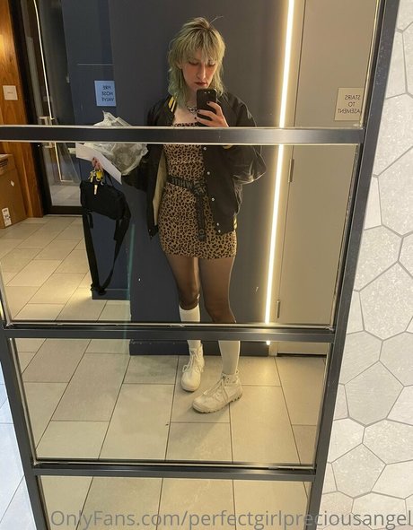 xxpissgirl420xx adult star picture