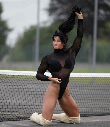 Pretzel hot actress image