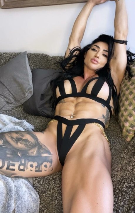 Pretzel actress photo