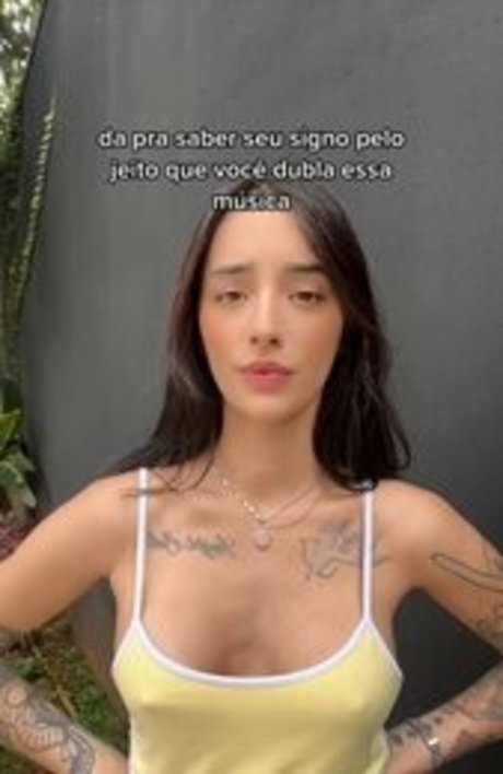 Leticia Caputi nude model pic