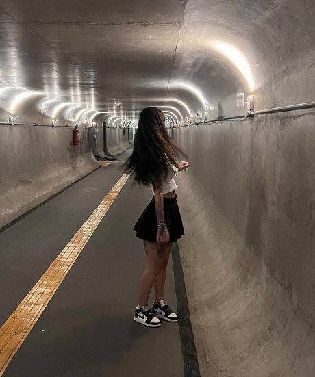 Leticia Caputi hot actress pic