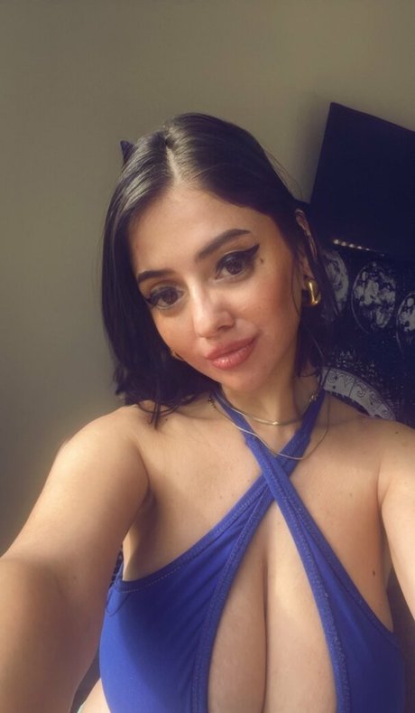 EvelynLuxe star nude img