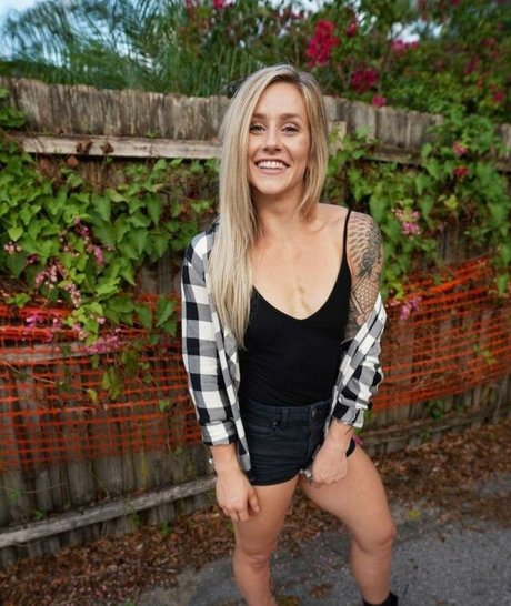 Josie Hamming model porn pic