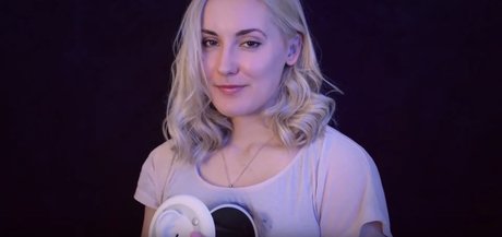 ASMR Shortbread sex actress pic