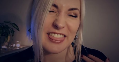 ASMR Shortbread model erotic picture