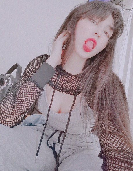 Kouryam pornstar free photo