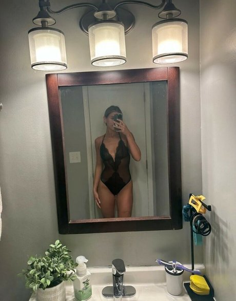 Justine Ouellet high quality star img