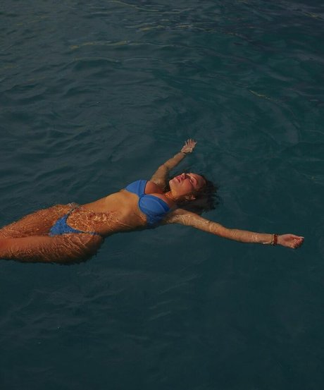 Anastasia Karanikolaou pretty model image