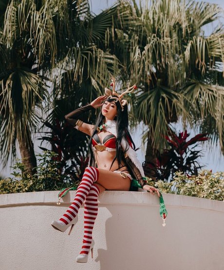 Thetnica pornstar nude photo