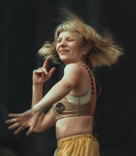 Aurora Aksnes pretty model image