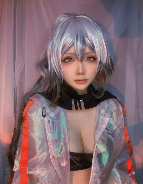 NotShiorii hot model image