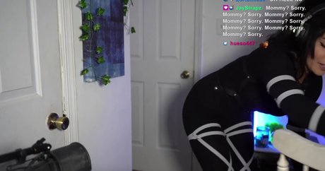 Cinnabrit model pretty img