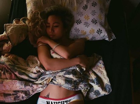 Charliedrizzle sexy actress img