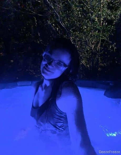 deezefreeze hot actress galleries