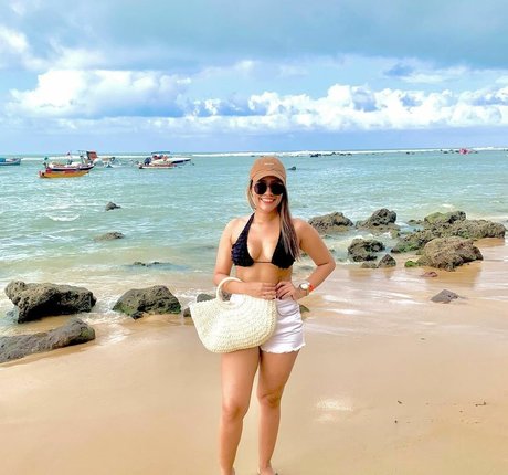 Veronica Vale Belem model hot pic