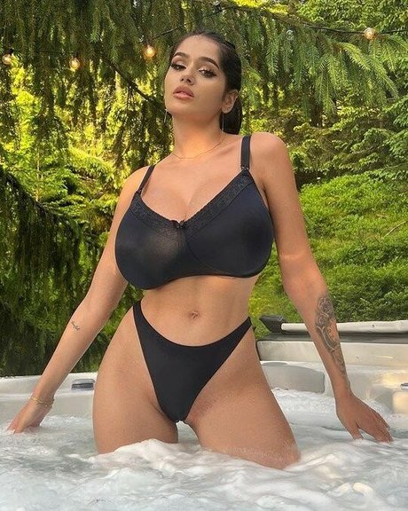 jerk onlyfans beautiful xxx photo