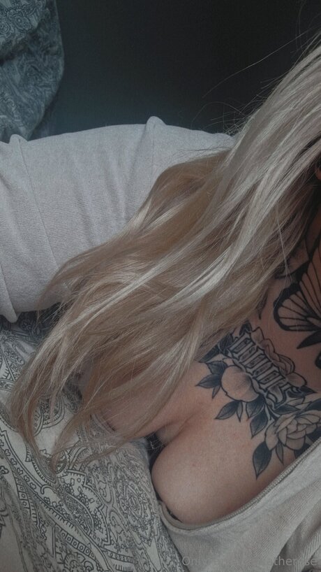 Atherese model pornographic photos