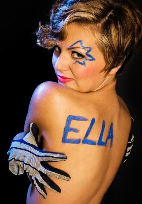 Ella Endlich model nice image