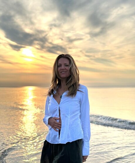 Ella Endlich pretty actress gallery