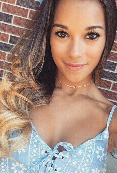 Sexy Cheerleaders model adult pictures