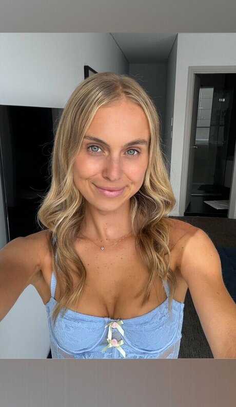 sarahscarlette star pic