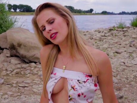 Carolina Peukmann nudes star img