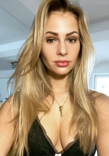 prone onlyfans hot image