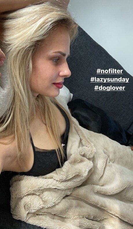 huge anal dildo onlyfans art nude pic