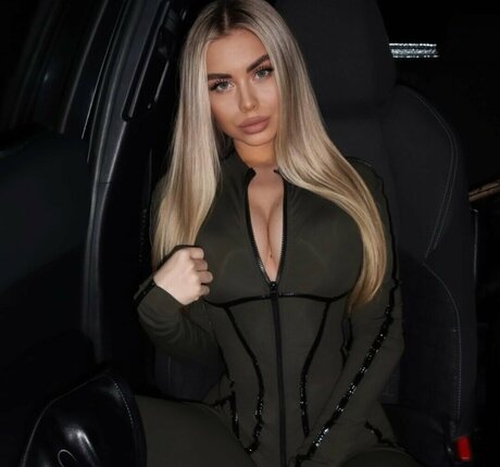 asian petite onlyfans nude image