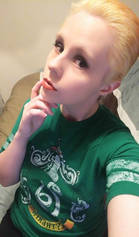 Lydia Sweets nice actress pic