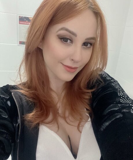 Leticia Motta naked star pictures