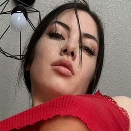 Yenay Agenjo star sexy pics