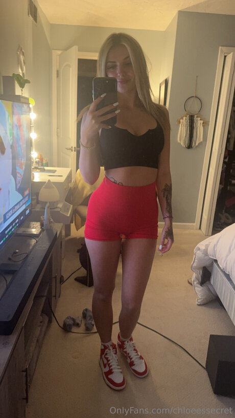 chloeessecret erotic actress img