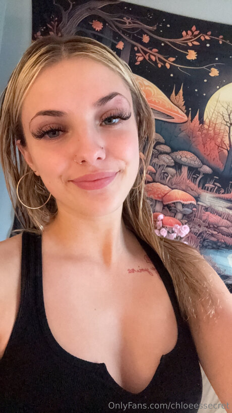 chloeessecret pornstar beautiful picture